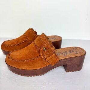 Zodiac Raine Clog in Chestnut Suede Size 7.5